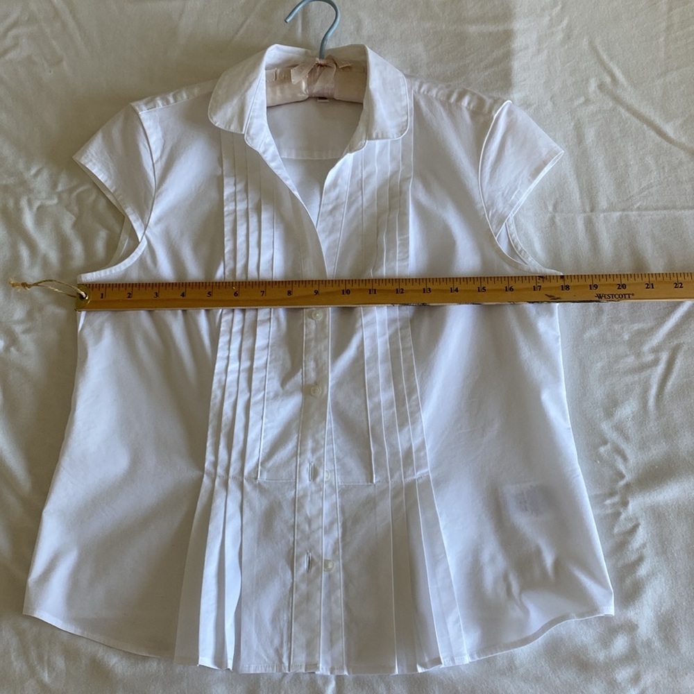 Brooks Brothers White Button Down Short Sleeved Pleated Peplum Top. - Picture 5 of 10